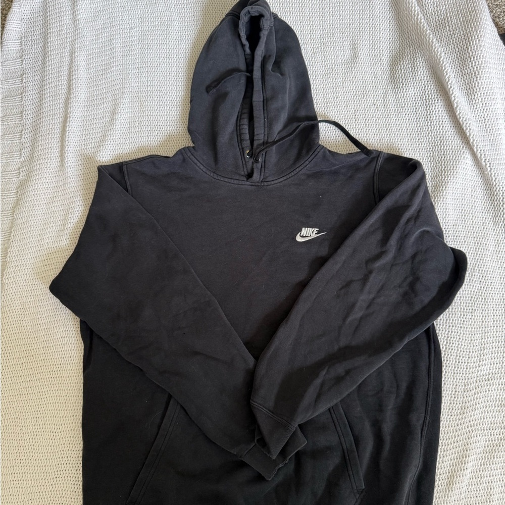 Nike Classic Black Sweatshirt - Picture 2 of 5